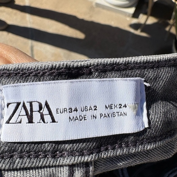 Zara Gray Denim Slim Straight Zara Jeans for Women with Split hem design sz 2 - Picture 6 of 7